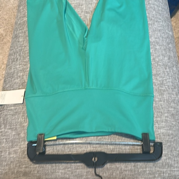 Sculpt High-rise Cropped Leggings - All In Motion - Picture 10 of 12